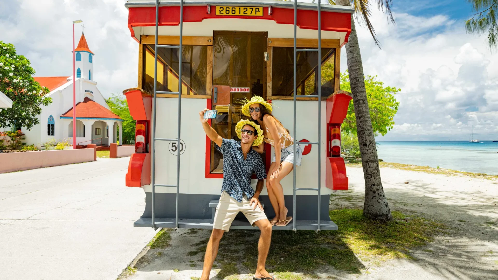 Selfie in The Islands of Tahiti © Grégoire Le Bacon