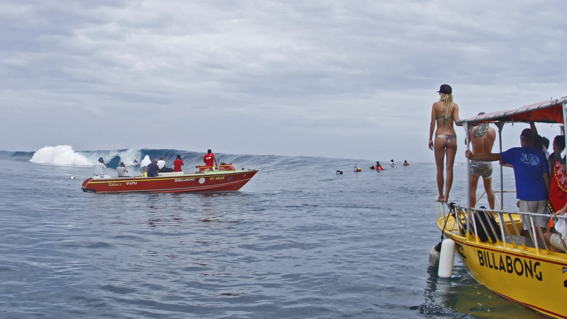 Tahiti Pro Teahupoo © Steve Dickinson-2598x1323