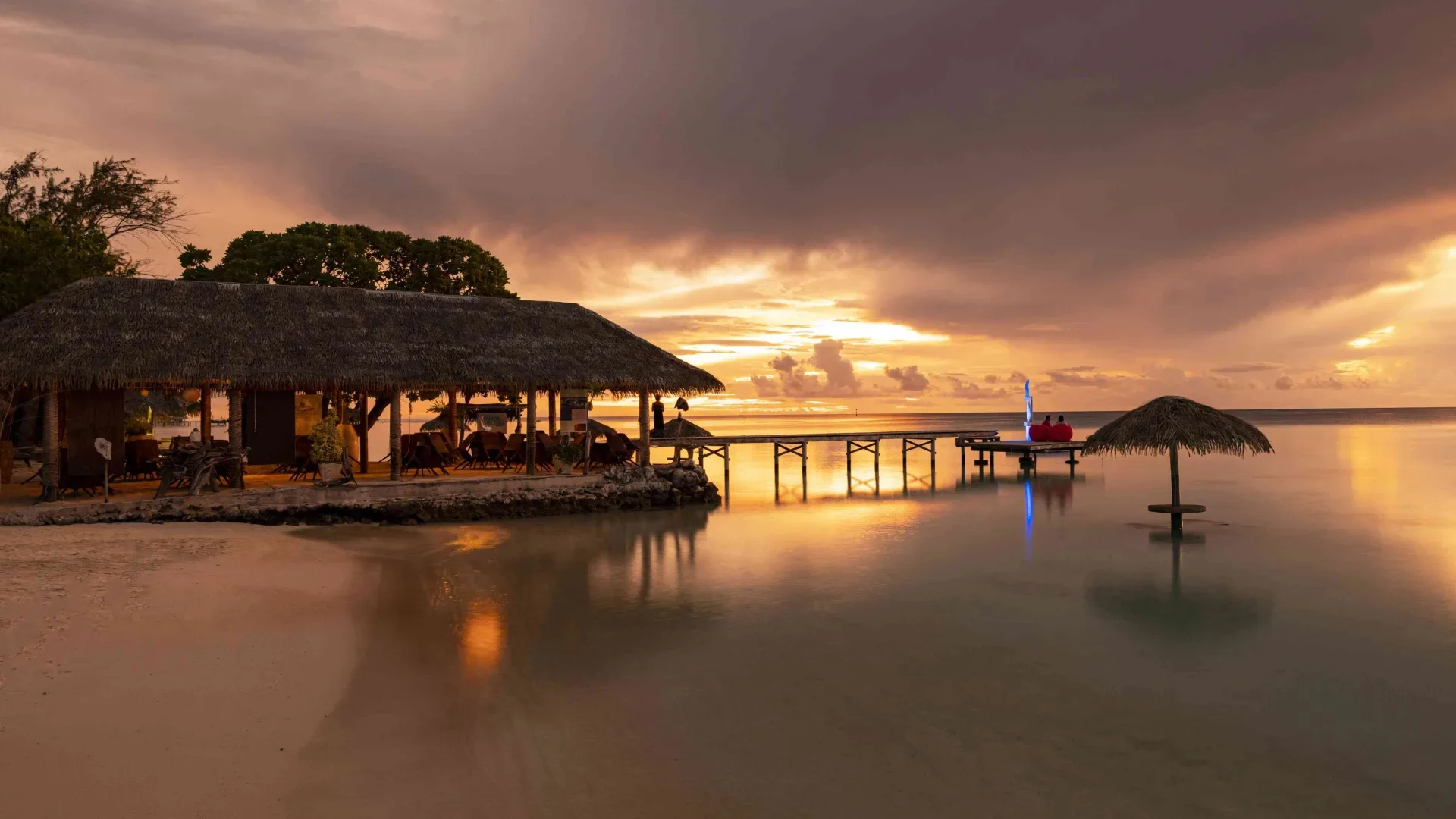 Guesthouse in Fakarava with sunset view©gregoirelebacon