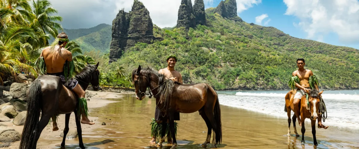 Horses in Nuku Hiva © Grégoire Le Bacon