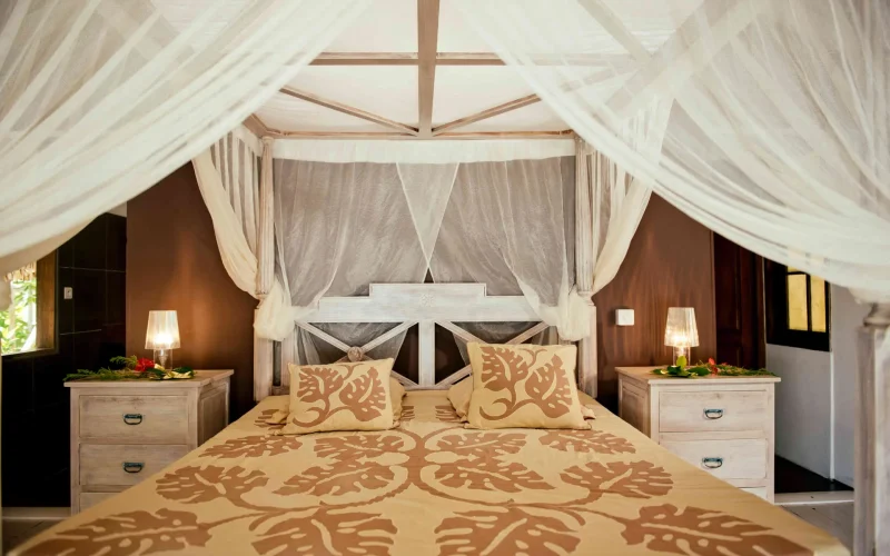Bed in a Tahitian guesthouse© Hélène Havard
