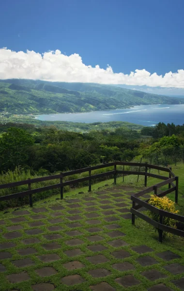 View from the Belvedere of Taravao portrait - Tahiti Tourisme © Kristiyan Markov